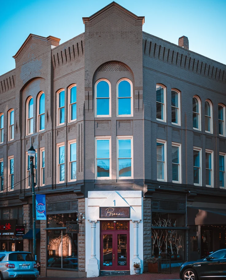 A busy commercial hub, Downtown Asheville is filled with indie boutiques, cutting-edge galleries, and specialty food stores, plus artisan shops in the elegant Grove Arcade.