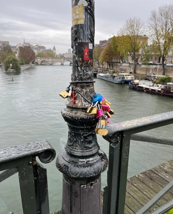 Love locks at a light post at Pont des Arts.