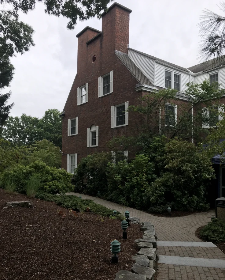 Norwich, CT, a picturesque New England town, combines small-town charm with a sense of community and rich colonial history.