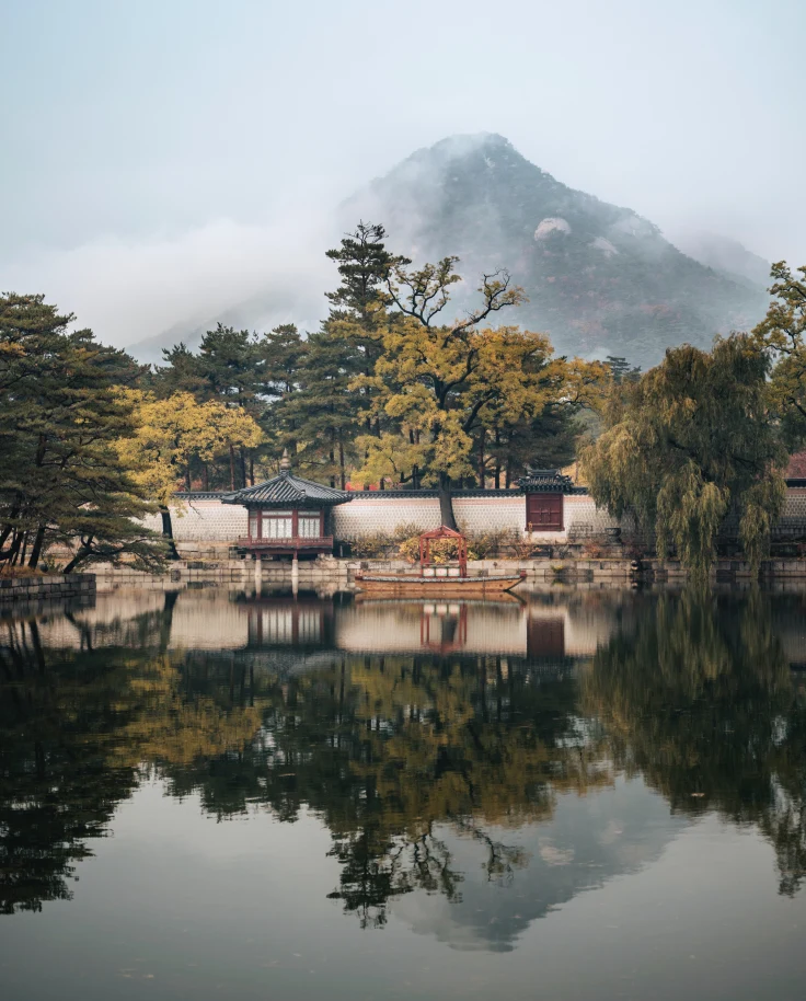 A hut on the river side.