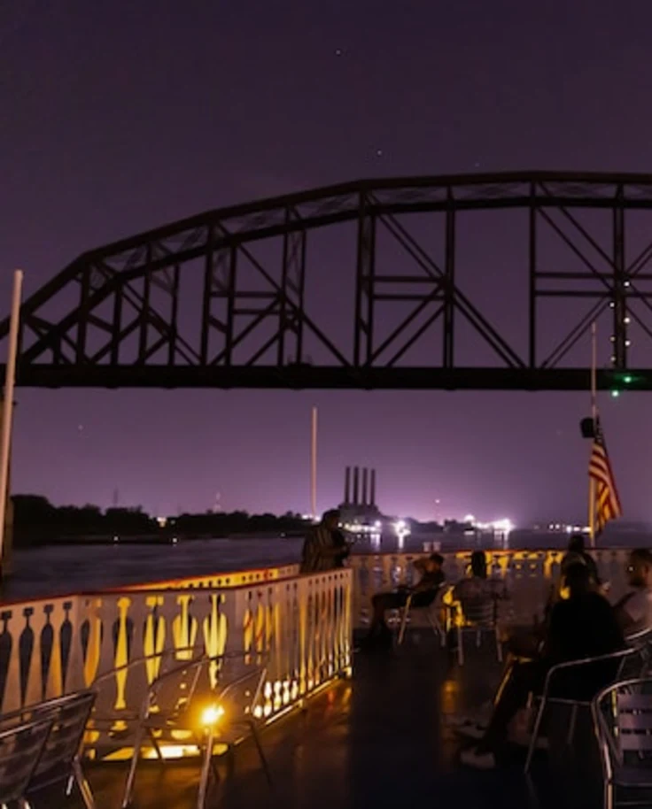 MO at night
