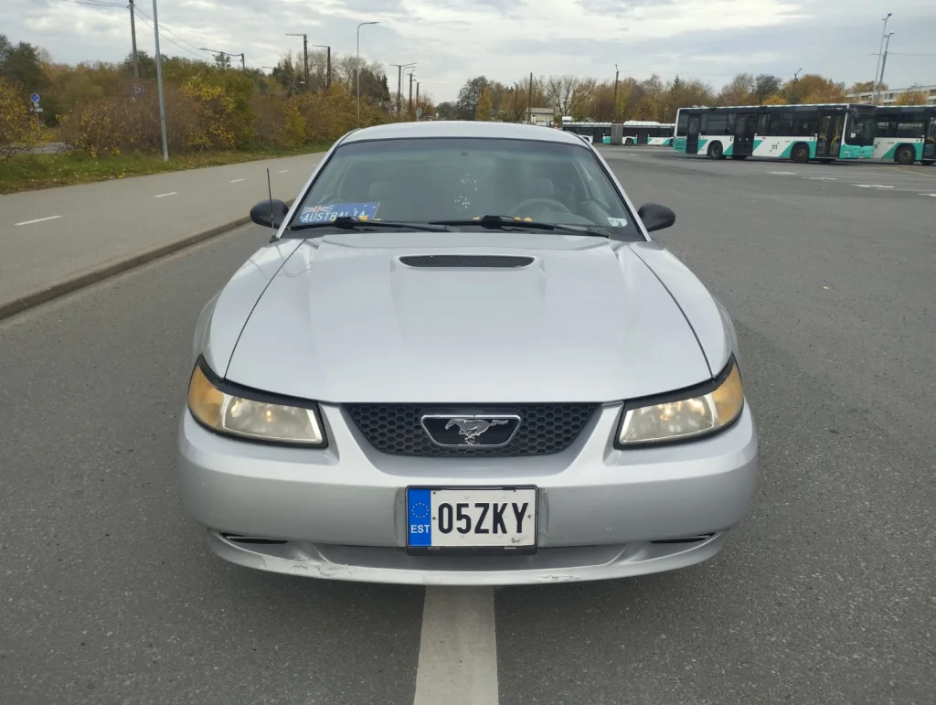 Ford Mustang 3.8 144kW