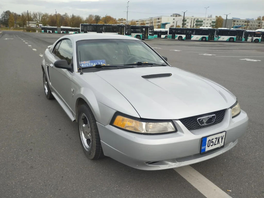Ford Mustang 3.8 144kW