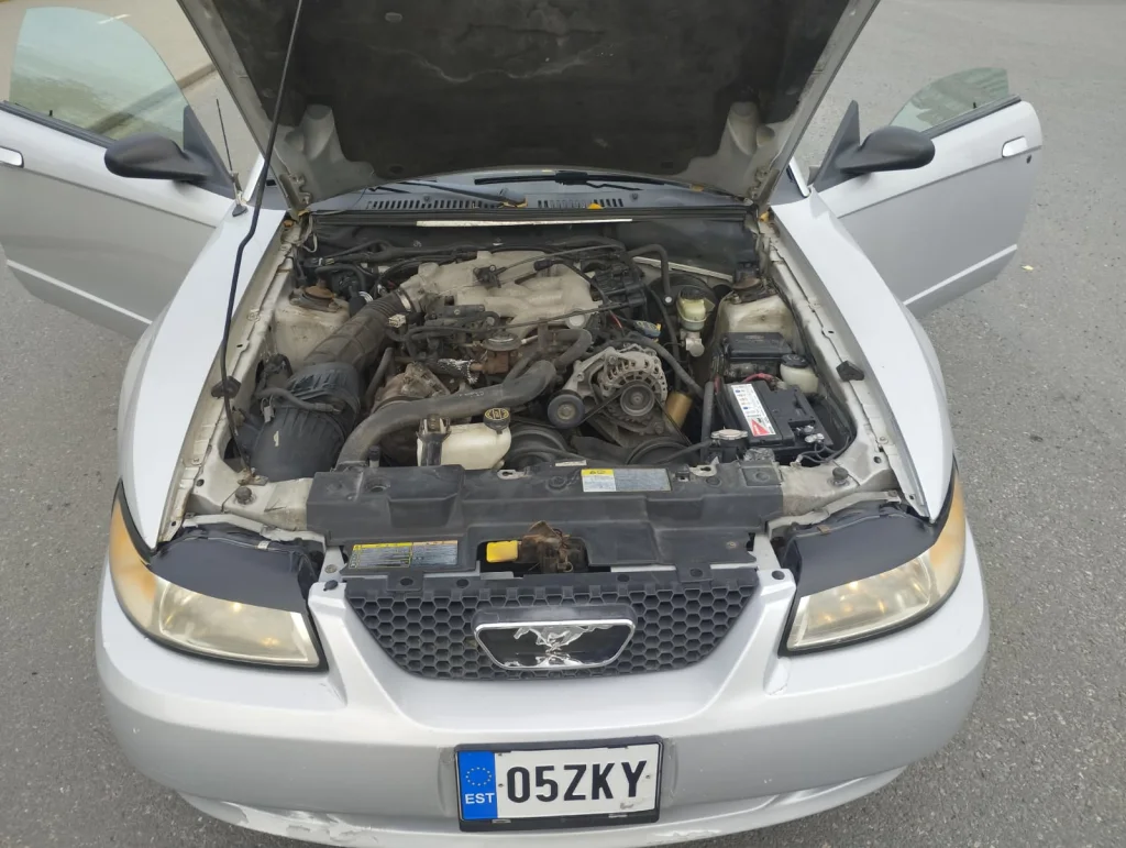 Ford Mustang 3.8 144kW