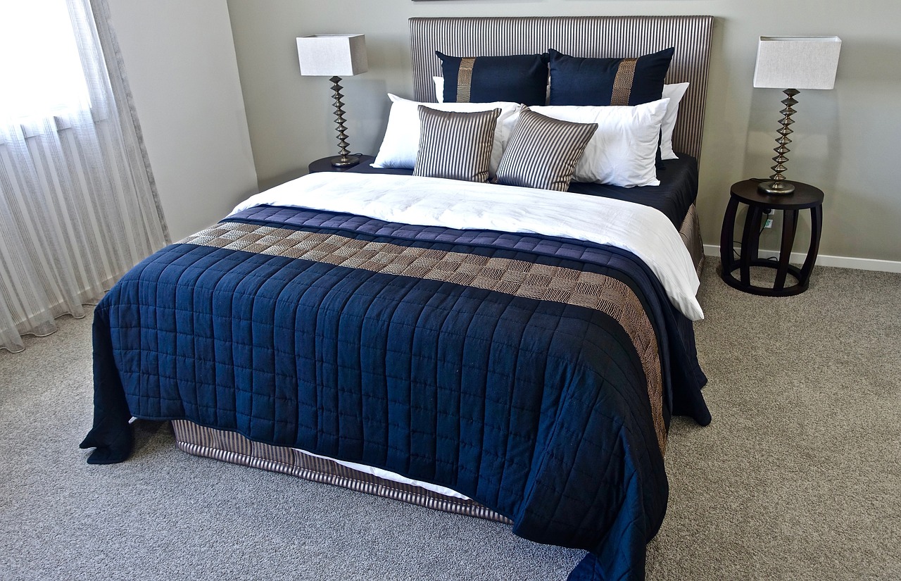 Nylon vs Polyester carpet pros and cons