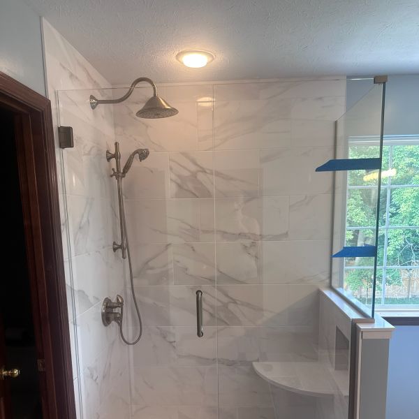 Beautiful shower from Mainstyle Flooring in Indianapolis, IN