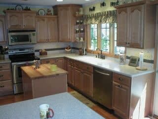 Kitchen remodeling services by Richwell Carpet & Cabinets in Ottumwa, IA