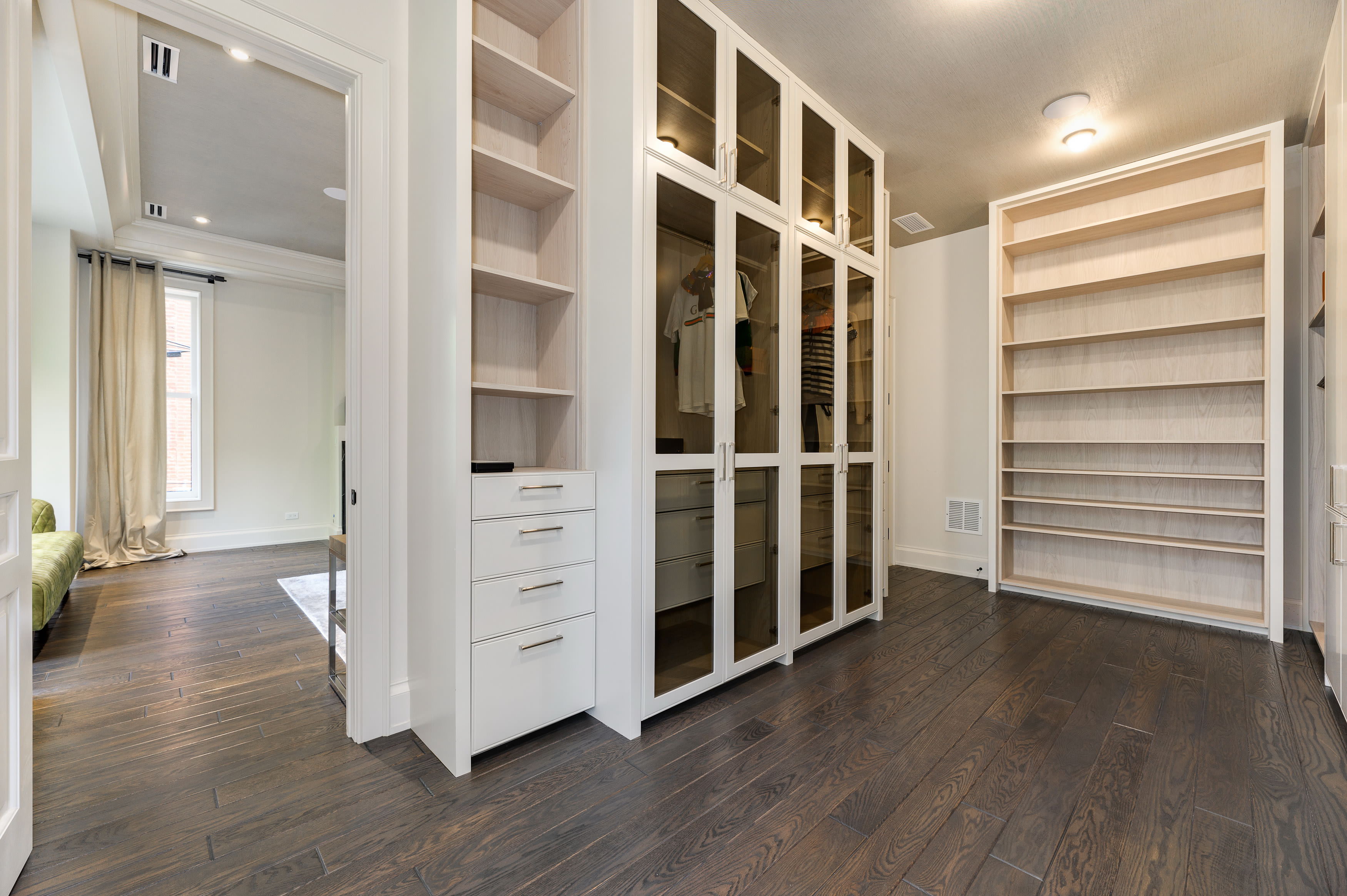 Cabinetry in Mundelein, IL from Exclusive Wood Flooring, Inc.