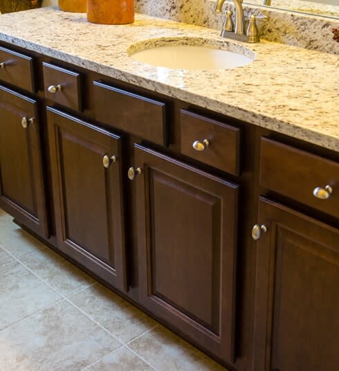 Vanities in Oshkosh, Fond du Lac, Waukesha, and Sturtevant, WI from Quest Interiors