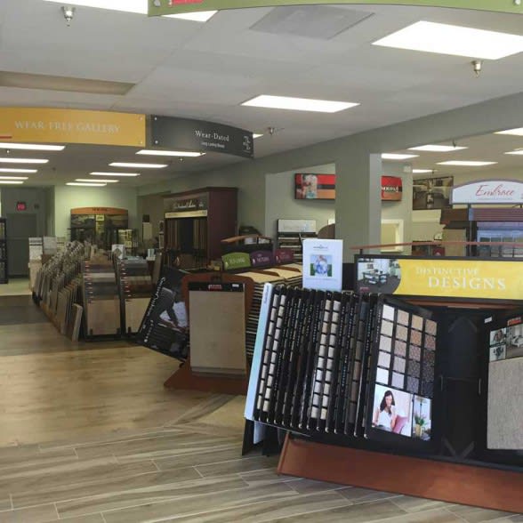 Flooring design professionals in the Venice, FL area - Floors Your Way by The Pad Place