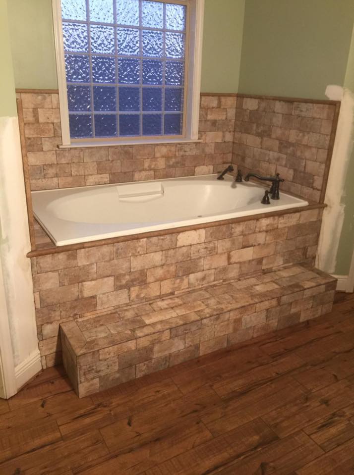 Custom bathtub remodeling from Sandoval Flooring LLC in Vance, AL