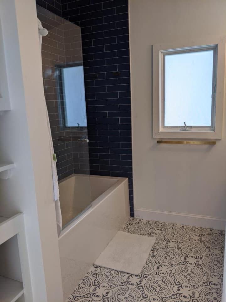 Transform your space with top-notch flooringsolutions from Rick's Flooring in Arlington, VA.