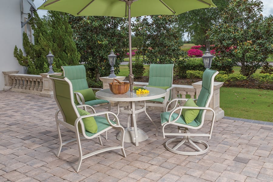 Patio furniture in Frostproof, FL from Griffin's Carpet Mart, Inc