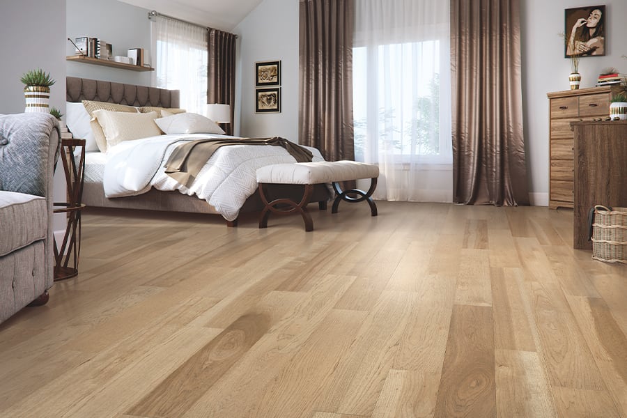 Modern Hardwood flooring ideas in Arborg, MB from King's Flooring & Furniture Gallery & Canadian Carpet Outlet