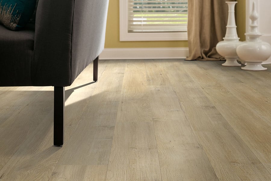 Laminate floors in South Lyon, MI from Huron Carpet & Floor covering