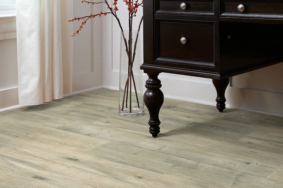 The Manteno, IL area’s best laminate flooring store is Affordable Flooring by Rodrigo