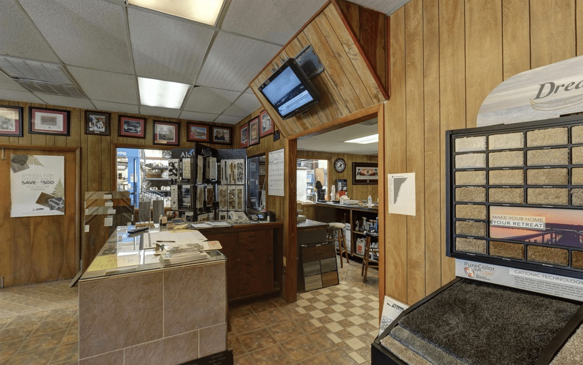 Chrismans' Economy Carpet showroom in Stevenson, AL