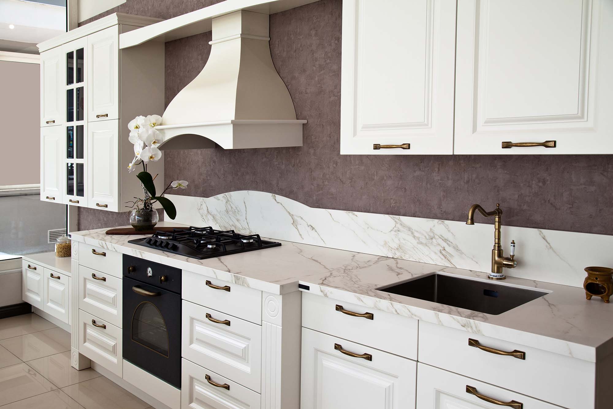 What are the benefits of natural stone countertops?