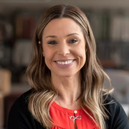 Amanda - Marketing Manager