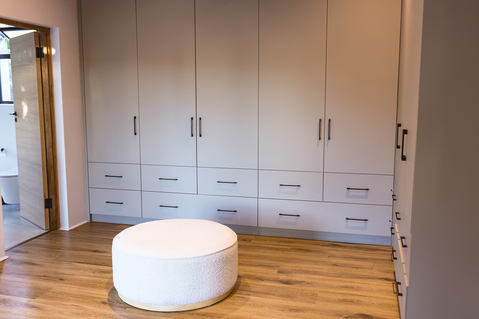 laminate flooring tones in Calgary, AB from Jordans Flooring