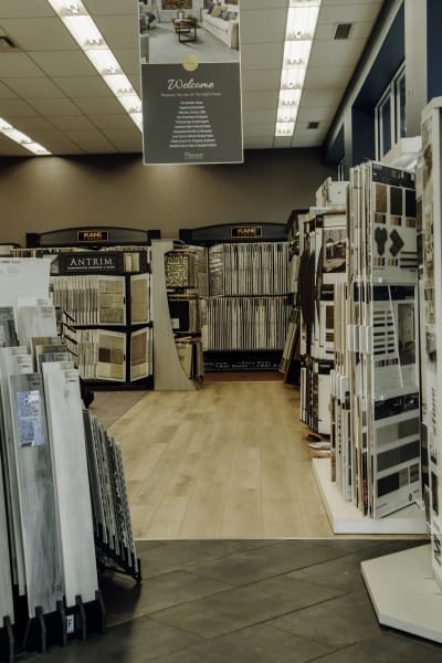 Highly rated flooring shop serving the Kendallville, IN area