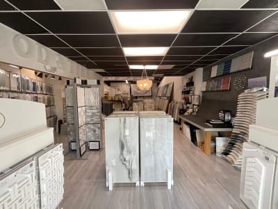 Highly rated flooring shop serving the Naples, FL area