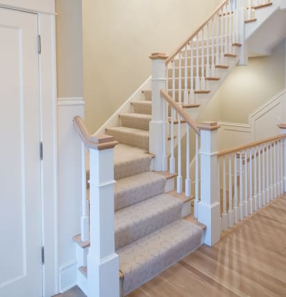 Area rug & staircases