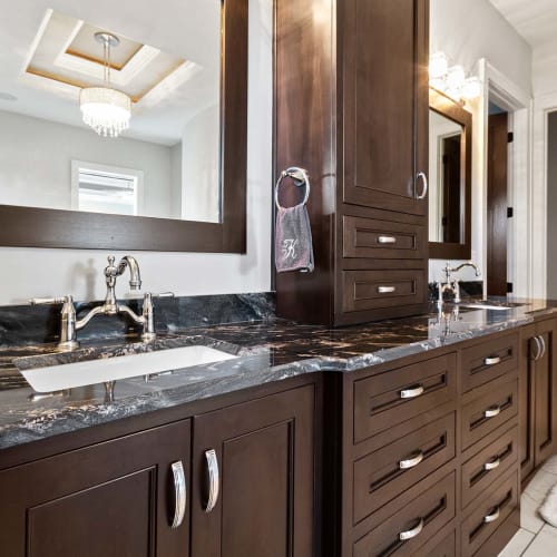 Browse granite countertops near Grapevine, TX from iStone Floors