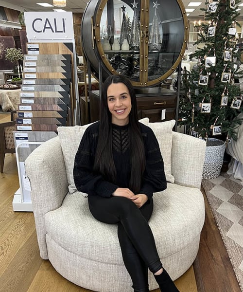 Melissa Yanez - Design & Sales 