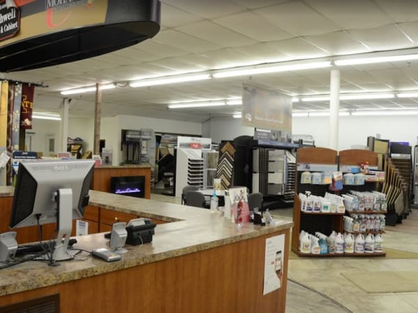 Flooring showroom servicing Ottumwa, IA