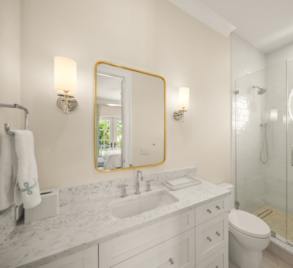 Bathroom from McCabinet Inc.