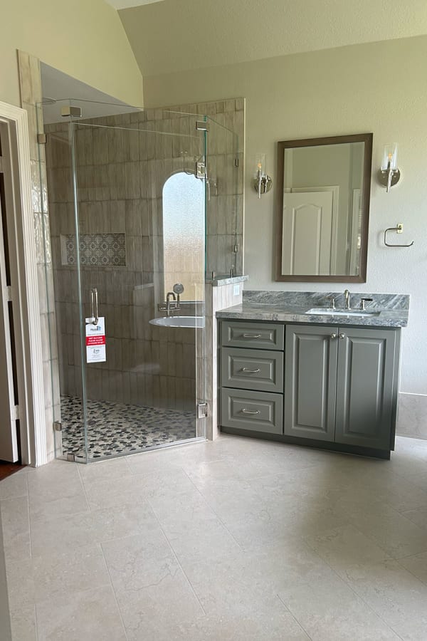 Bathroom in Arrowbrook Ct. in West Houston, TX from KATY TILE & MARBLE