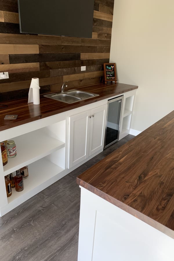 Custom tables in Crystal Lake, IL