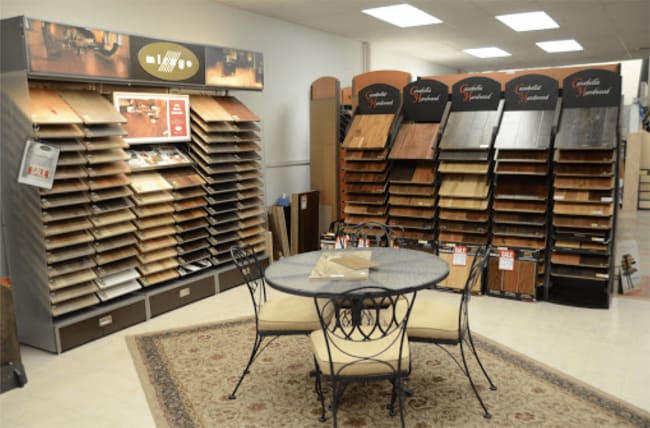 Floorcrafters - Moline showroom in Quad Cities offering helpful flooring displays