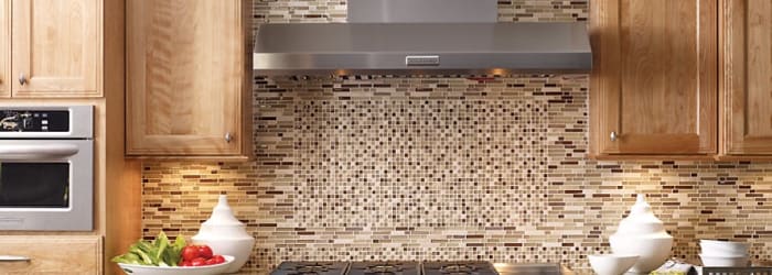 Discover Why a Glass Tile Backsplash is the Ideal Addition to Your Kitchen