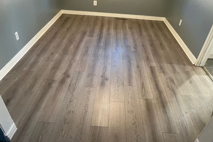 >Carpet and Vinyl Flooring for Macomb County Properties<