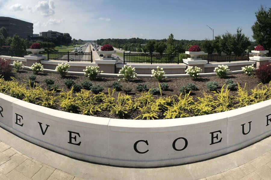 Creve Coeur city entrance sign.