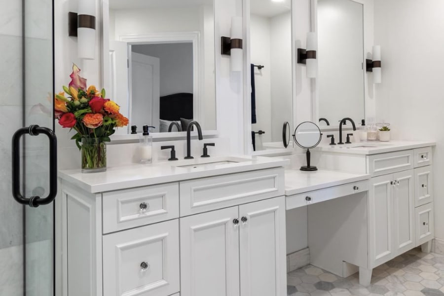 Bathroom cabinets in Chicago, IL from Orchard Hill Cabinetry