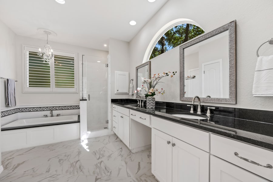 Kitchen & Bath Gallery in Fowlerville, NY from Lima Carpet Corp.