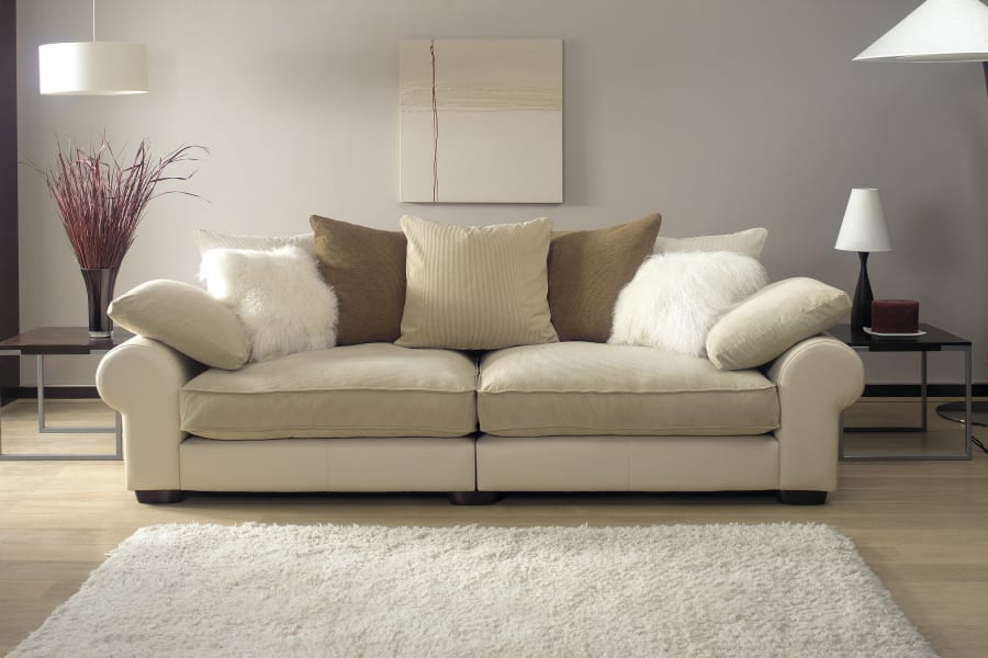 High quality and stylish area rugs in Fox Valley, IL from Universal Carpet Inc.