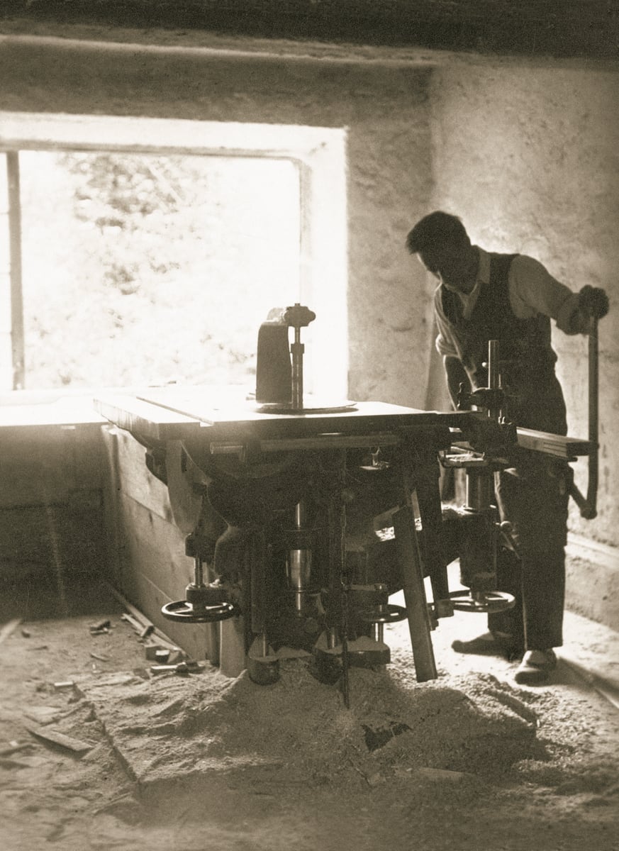 1928