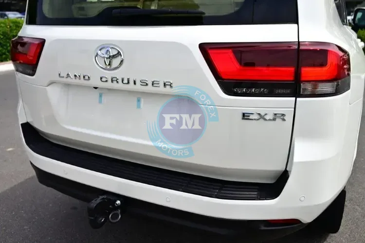 2025 MODEL TOYOTA LAND CRUISER 300 EXR V6 4.0L PETROL 7 SEAT AUTOMATIC1