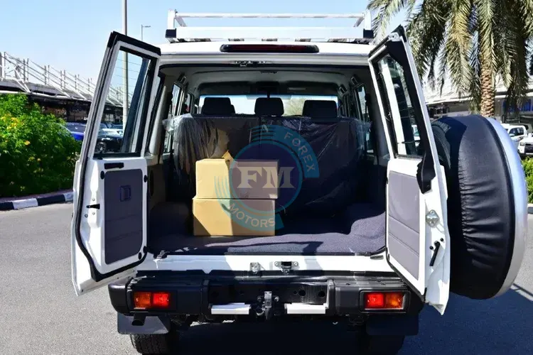 2025 MODEL TOYOTA LAND CRUISER 76 HARDTOP LX-G1 2.8L TURBO DIESEL 5 SEAT MANUAL CARGO SPACE