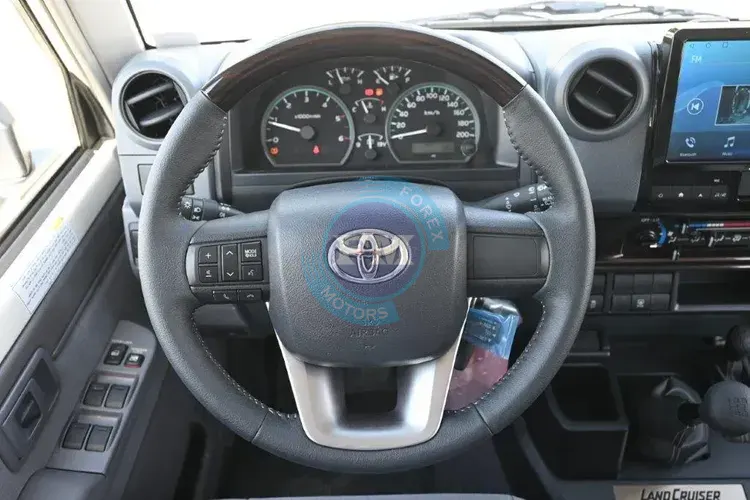 2025 MODEL TOYOTA LAND CRUISER 76 HARDTOP LX-G1 2.8L TURBO DIESEL 5 SEAT MANUAL STEERING