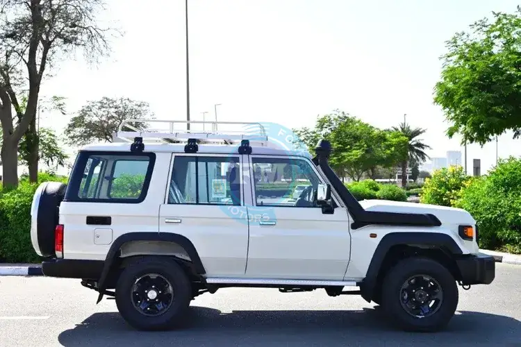 2025 MODEL TOYOTA LAND CRUISER 76 HARDTOP LX-G1 2.8L TURBO DIESEL 5 SEAT MANUAL SIDE2