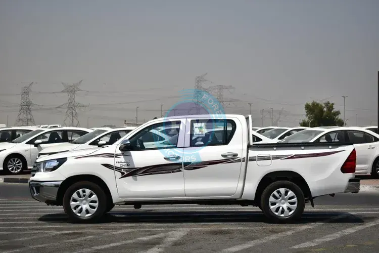 2025 MODEL TOYOTA HILUX DOUBLE CAB GL 2.4L DIESEL 4X2 5-SEATER MANUAL SIDE