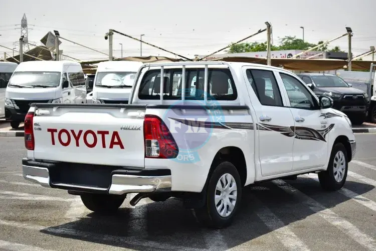 2025 MODEL TOYOTA HILUX DOUBLE CAB GL 2.4L DIESEL 4X2 5-SEATER MANUAL SIDE1