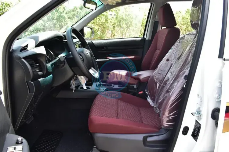 2025 MODEL TOYOTA HILUX DOUBLE CAB GLS-G 2.7L 4X2 AUTOMATIC FRONT SEATS