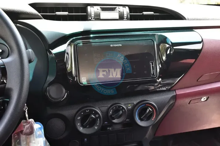 2025 MODEL TOYOTA HILUX DOUBLE CAB GLS-G 2.7L 4X2 AUTOMATIC SCREEN