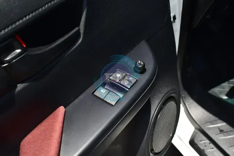 2025 MODEL HILUX SINGLE CAB PICKUP GLS-G 2.7L 4X2 MANUAL INSIDE DOOR